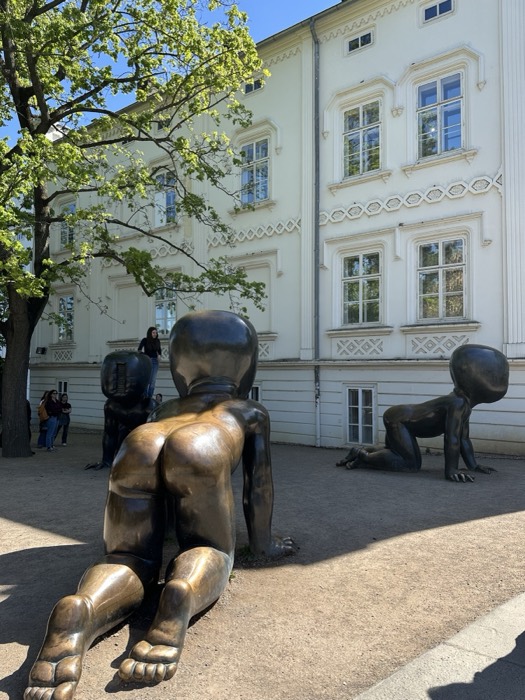 David Cerny giant crawling babies bronze sculptures, Kampa, Prague